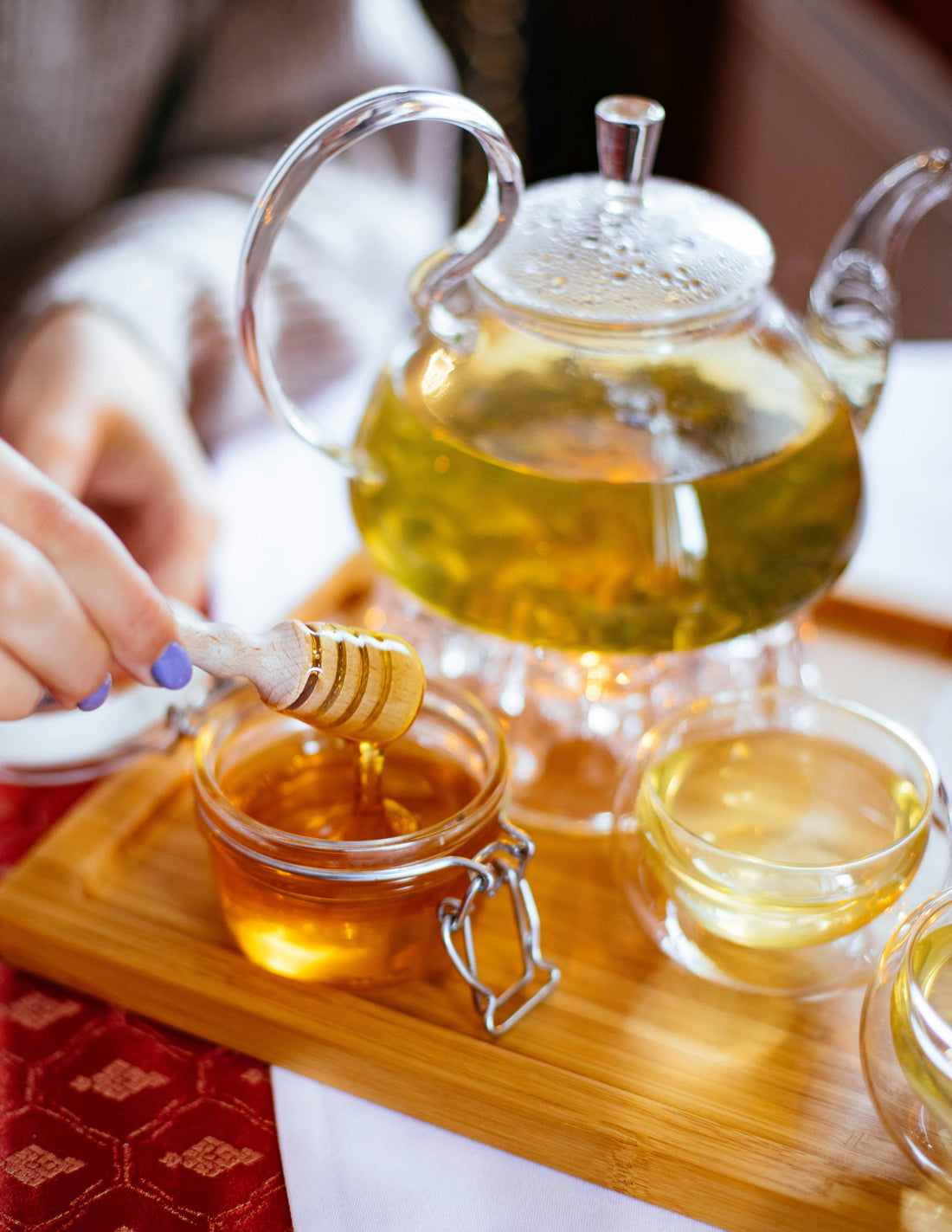 Manuka Honey used for treatment of dry eyes and blepharitis